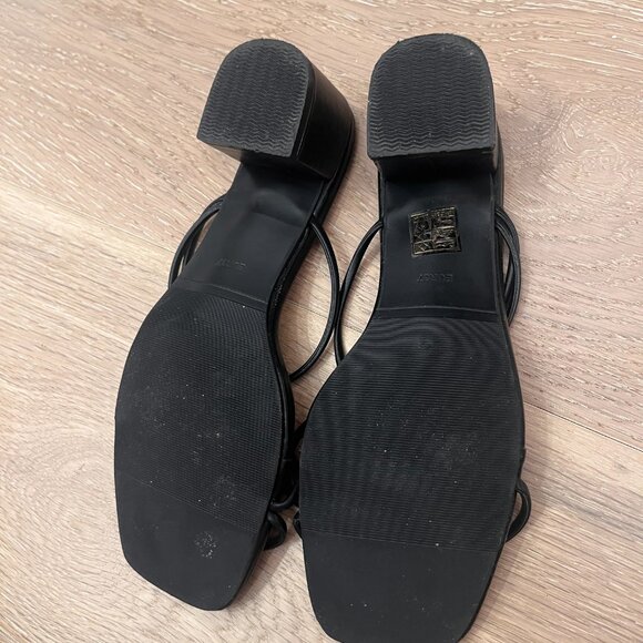 She & In Square-Toed Sandals - Picture 3 of 4